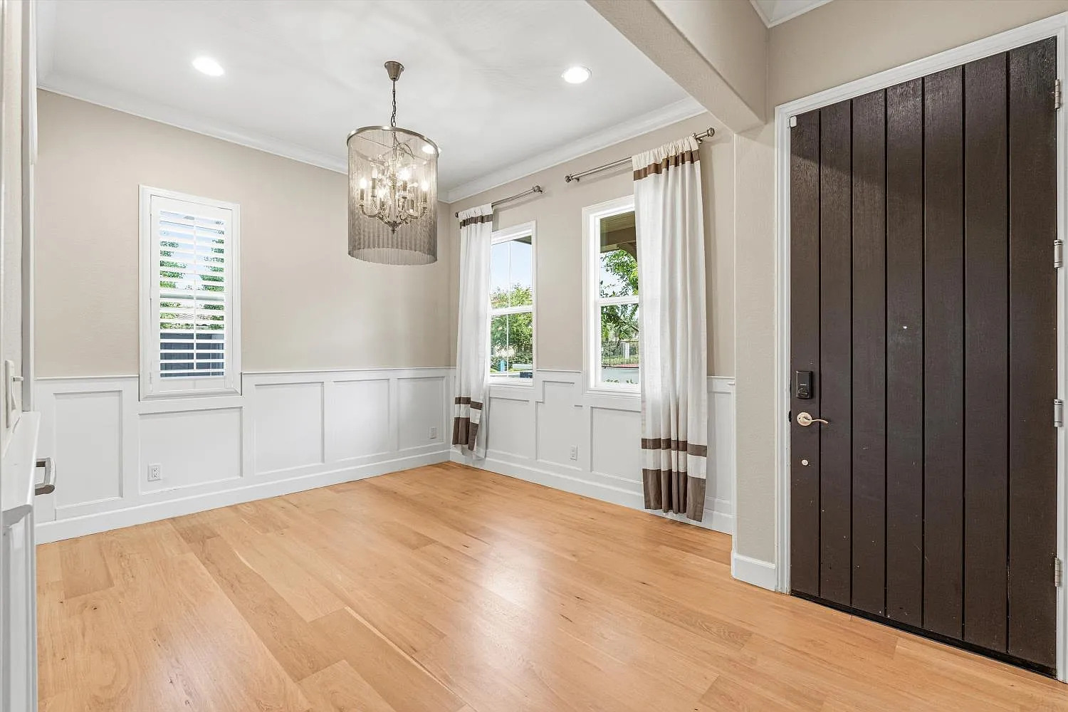 Dining room with wainscotting
